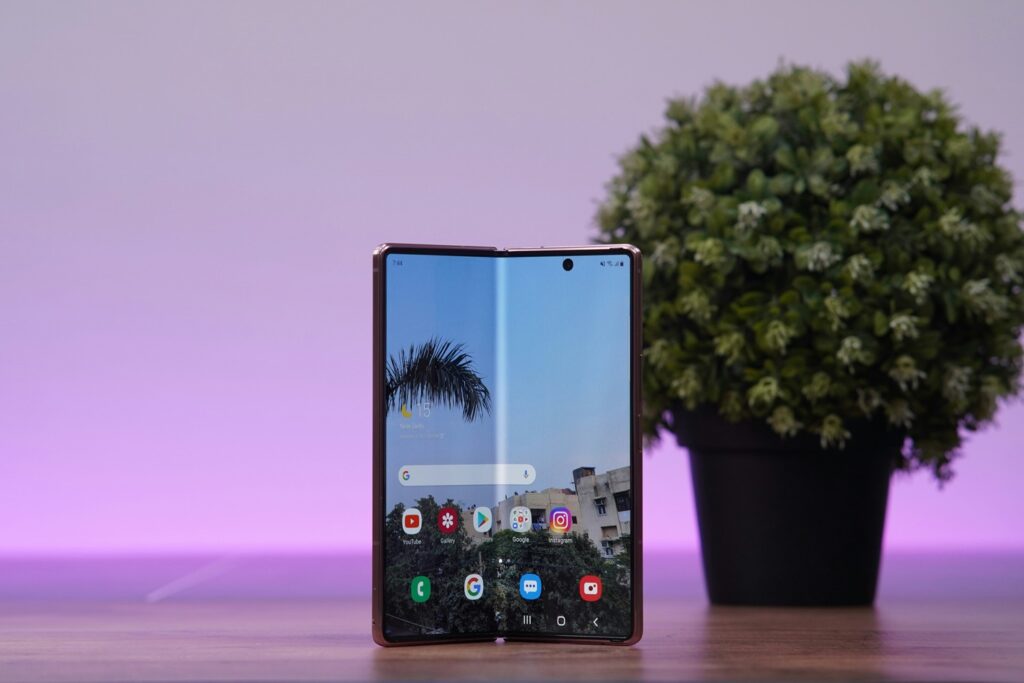 foldable smartphone